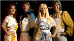 Ban nhạc ABBA g&#226;y ấn tượng mạnh với đ&#234;m diễn mở m&#224;n &#39;ABBA Voyage&#39;