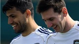 Aguero sẽ nối g&#243;t Messi từ gi&#227; đội tuyển Argentina 