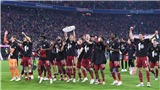 Bayern Munich v&#244; địch Bundesliga lần thứ 10 li&#234;n tiếp: Ăn mừng trong lo &#226;u