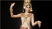 Trương Thị May xinh đẹp h&#243;a th&#226;n vũ nữ Apsara mừng tết Khmer
