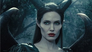 Angelina Jolie quảng b&#225; phim &#39;Maleficent&#39;: Cuộc sống kh&#244;ng chỉ c&#243; thiện v&#224; &#225;c