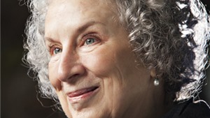 Nh&#224; văn Margaret Atwood tham gia viết s&#225;ch để 100 năm sau xuất bản