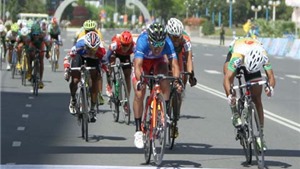 L&#234; Văn Duẩn lập hat-trick thắng chặng giải xe đạp Nam Kỳ khởi nghĩa 2015