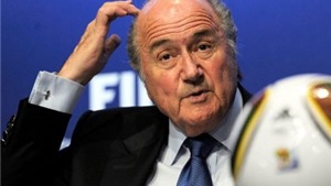 Sepp Blatter lại d&#237;nh v&#224;o scandal mới