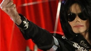 Michael Jackson dẫn đầu thu nhập của c&#225;c sao sau khi qua đời