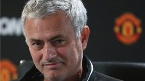 Jose Mourinho đối mặt &#225;n phạt v&#236; &#39;lỡ miệng&#39; về trọng t&#224;i bắt trận Liverpool - Man United