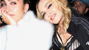 Madonna, Lady Gaga, Kendall Jenner... những thảm họa &#39;thời trang&#39; 2016