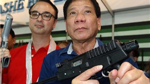 Tổng thống Duterte từng chỉ huy một biệt đội s&#225;t thủ?