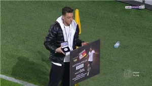 Cộng đồng mạng sốc khi Oezil nhận giải Cầu thủ xuất sắc nhất nước Đức