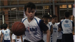 5000 trẻ em Việt Nam được chuy&#234;n gia NBA r&#232;n luyện b&#243;ng rổ