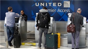 United Airlines kh&#244;ng sa thải nh&#226;n vi&#234;n sau sự cố &#233;p h&#224;nh kh&#225;ch rời m&#225;y bay