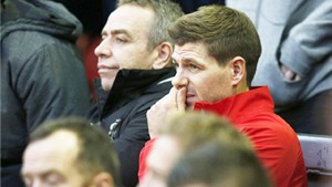 Liverpool – Stoke 1-0: Gerrard kỷ niệm 16 năm ra mắt bằng ghế dự bị
