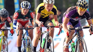 Chặng 9 cuộc đua xe đạp xuy&#234;n Việt 2014:  Loic Desriac chiến thắng ở H&#224; Nội