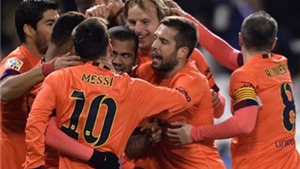 30 hat-trick cho Messi. Ngoạn mục Bravo. Cột mốc của Iniesta. Enrique ngừng xoay v&#242;ng