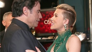 Scarlett Johansson giải th&#237;ch về vụ &#39;sờ soạng&#39; của John Travolta