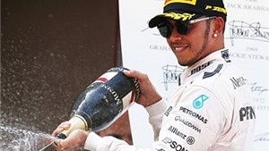Lewis Hamilton: Chiến thắng xoa dịu nỗi đau... thất t&#236;nh
