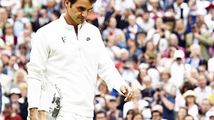 Kẻ chiến bại Federer: Vẫn l&#224; &#39;vị th&#225;nh&#39; của Wimbledon