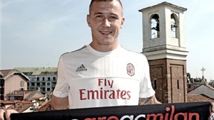 Juraj Kucka ch&#237;nh thức gia nhập AC Milan