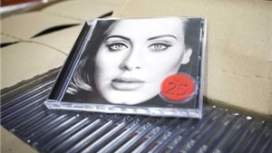 ‘25’ của Adele lập kỷ lục ở Mỹ trong 3 ng&#224;y đầu ph&#225;t h&#224;nh