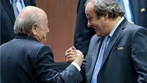 H&#244;m nay, FIFA sẽ tuy&#234;n cấm Blatter v&#224; Platini hoạt động b&#243;ng đ&#225; trong 7 năm  
