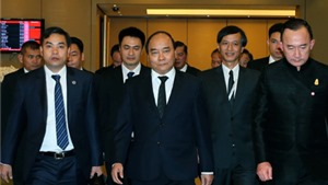 Thủ tướng Nguyễn Xu&#226;n Ph&#250;c lần đầu đi c&#244;ng t&#225;c bằng m&#225;y bay thương mại 