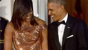 Vợ chồng Obama &#39;đ&#250;t t&#250;i&#39; 1.300 tỷ với cuốn hồi k&#253; mới