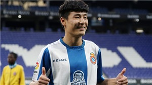 Tuyển thủ Trung Quốc g&#226;y sốt khi ra mắt Liga trong m&#224;u &#225;o Espanyol 