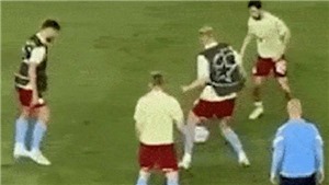 Haaland bị đ&#244;̀ng đ&#244;̣i &#39;x&#226;u kim&#39; 2 l&#226;̀n trong bu&#244;̉i t&#226;̣p của Man City