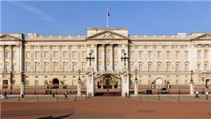 Anh tr&#249;ng tu Điện Buckingham trong 10 năm