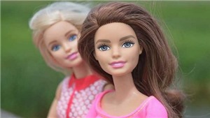 2019 - N&#224;ng b&#250;p b&#234; nổi tiếng thế giới Barbie tr&#242;n 60 tuổi