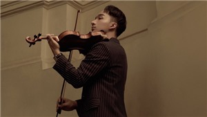 Nghệ sĩ Violin Ho&#224;ng Rob kết hợp c&#249;ng Khắc Hưng ra MV &#39;Mưa b&#243;ng m&#226;y&#39;