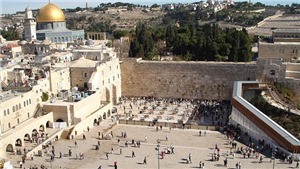 Jordan l&#234;n &#225;n Israel về việc lắp đặt thang m&#225;y ở th&#224;nh cổ Jerusalem