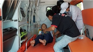 Đ&#224; Nẵng: Hơn 30 học sinh nhập viện, nghi ngộ độc do chơi đất nặn