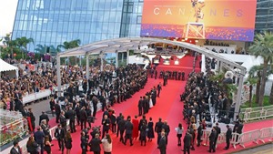 LHP Cannes trở lại với diện mạo mới bớt h&#224;o nho&#225;ng