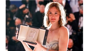 Nữ diễn vi&#234;n ch&#237;nh xuất sắc LHP Cannes Renate Reinsve: Một bước th&#224;nh sao