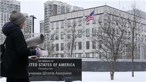 Đo&#224;n nghị sĩ Mỹ tới Ukraine trong bối cảnh căng thẳng với Nga