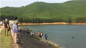 T&#236;m thấy thi thể bốn nữ sinh tử vong do đuối nước khi tắm hồ ở Nghệ An