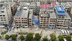 Vụ sập t&#242;a nh&#224; 6 tầng tại Trung Quốc: X&#225;c nhận hơn 60 người mắc kẹt hoặc mất t&#237;ch