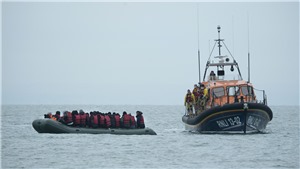 Người di cư vượt biển đến Anh tiếp tục tăng