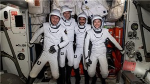 Phi h&#224;nh đo&#224;n Crew-3 của NASA trở về Tr&#225;i Đất an to&#224;n sau 6 th&#225;ng tr&#234;n ISS