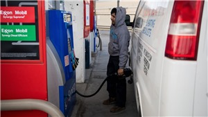 Gi&#225; xăng tại Mỹ tiếp tục giảm
