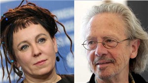 VIDEO: Hai nh&#224; văn Olga Tokarczuk, Peter Handke được trao Nobel Văn học 2018 v&#224; 2019