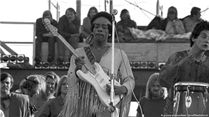 Huyền thoại Jimi Hendrix: Chỉ cần 4 năm để thay đổi lịch sử guitar