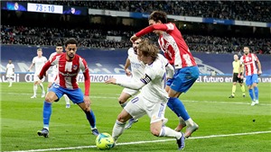 Real Madrid: Luka Modric đi ngược về ph&#237;a ho&#224;ng h&#244;n