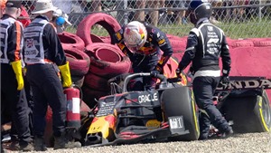 Cuộc chiến Red Bull vs Mercedes: Red Bull vẫn chưa bu&#244;ng tha Hamilton