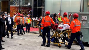 Vụ ch&#225;y Trung t&#226;m Thương mại thế giới tại Hong Kong: 150 người vẫn bị mắc kẹt