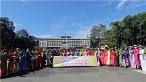 TP.HCM tổ chức diễu h&#224;nh &#39;T&#244;i y&#234;u &#193;o d&#224;i Việt Nam&#39;