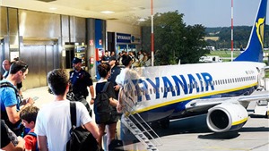 Ryanair hủy h&#224;ng trăm chuyến bay do đ&#236;nh c&#244;ng tại Đức