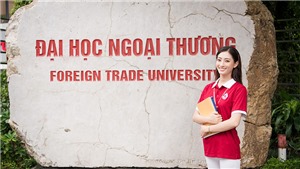 Hoa hậu Lương Th&#249;y Linh tốt nghiệp Đại học Ngoại thương loại xuất sắc