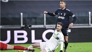 Juventus 3-1 Sassuolo: Ronaldo ghi b&#224;n, Juventus tiếp tục b&#225;m đuổi AC Milan